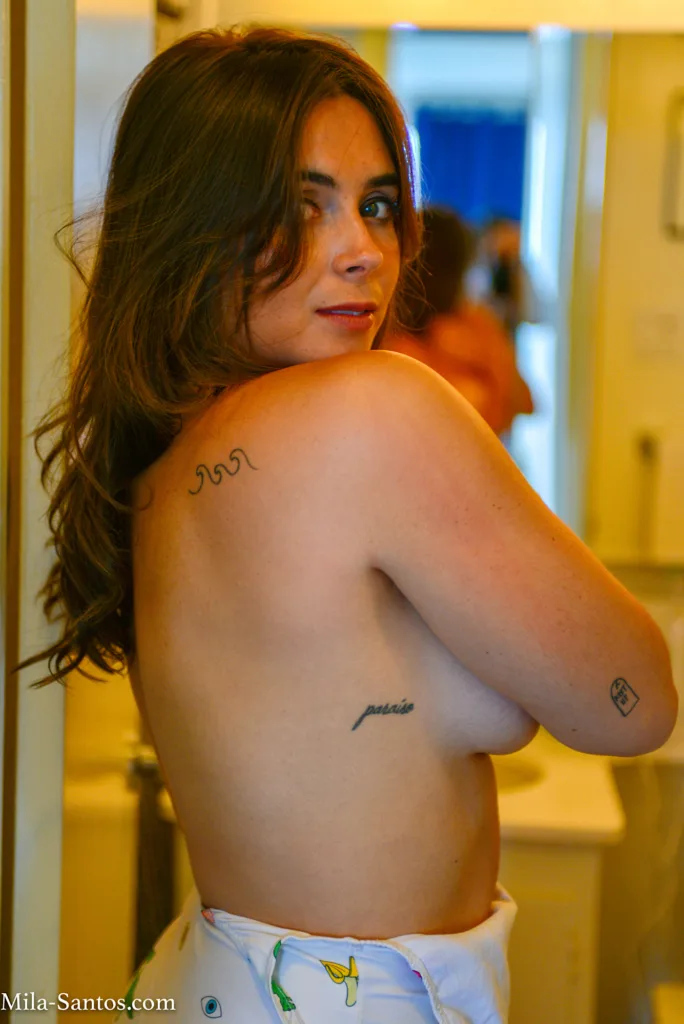 Mila Santos and her incredible natural cruves